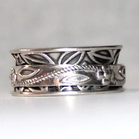 Sterling Silver Djoy Fidget Leaf & Star Ring - Picture 2 of 6